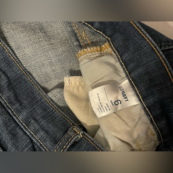 Old Navy The Diva Low Rise Bootcut Jeans - Women’s 6 short - GUC - Picture 3 of 3